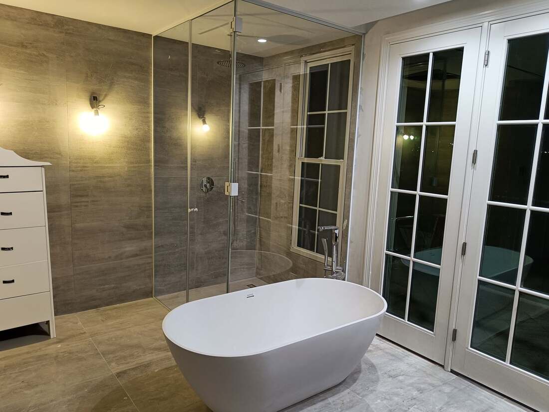 Seamless Walls — decorative glass installation